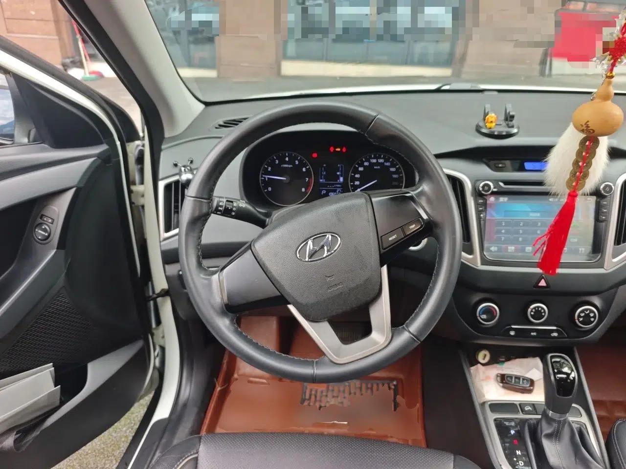 Hyundai ix25 2015 1.6L Automatic Two-Wheel Drive Smart GLS Trim — миниатюра 11