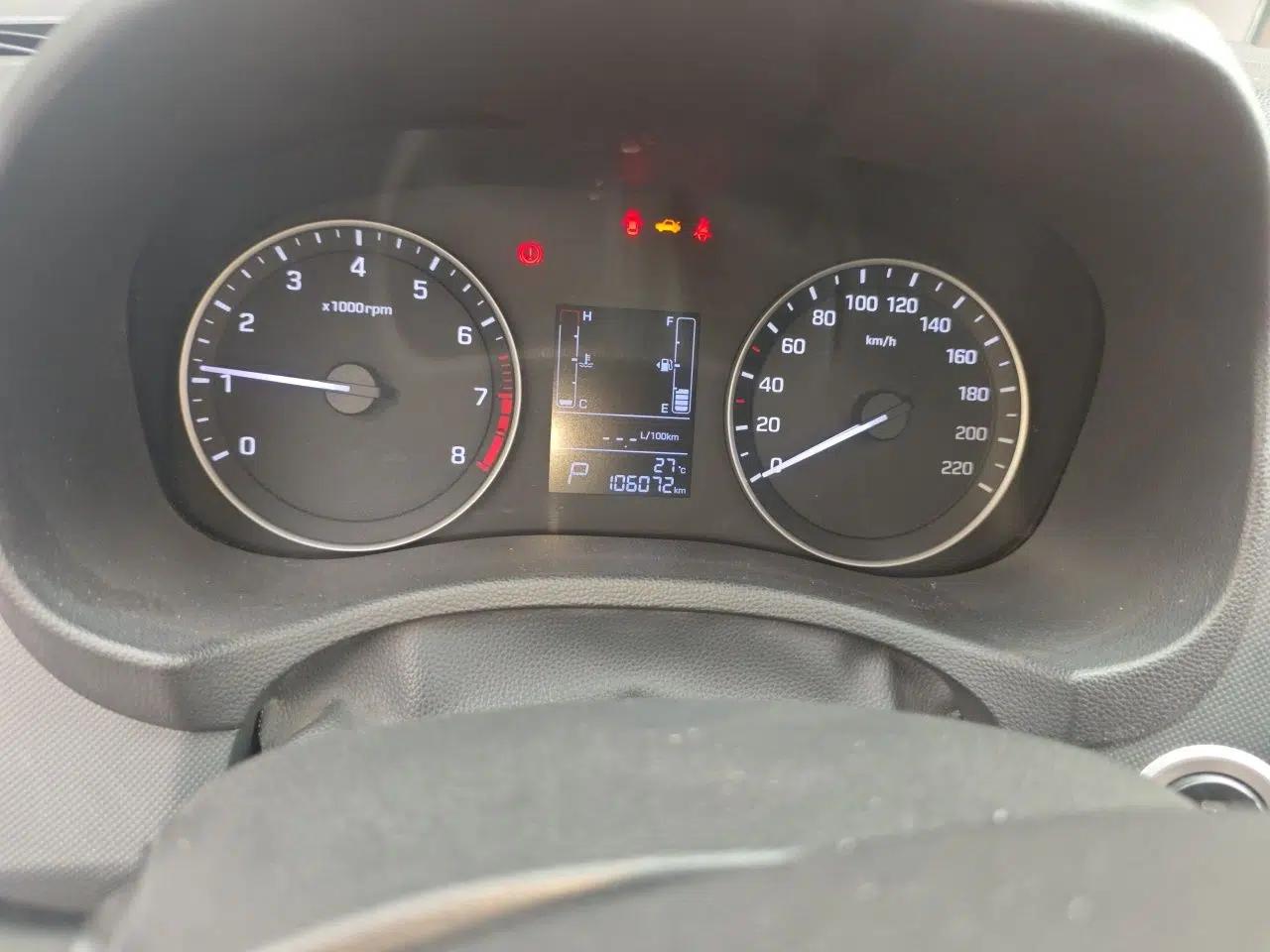 Hyundai ix25 2015 1.6L Automatic Two-Wheel Drive Smart GLS Trim — миниатюра 12
