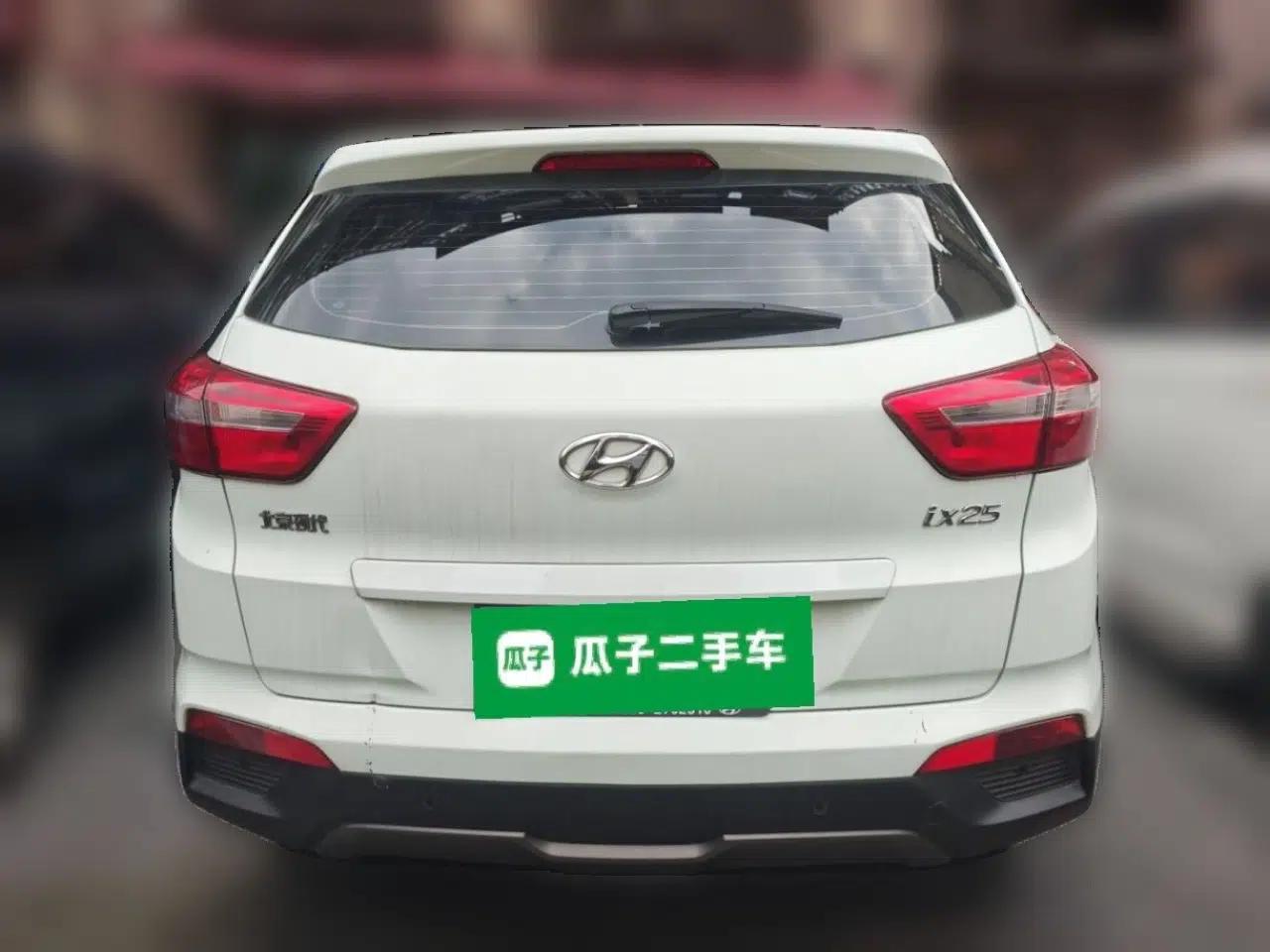 Hyundai ix25 2015 1.6L Automatic Two-Wheel Drive Smart GLS Trim — миниатюра 5
