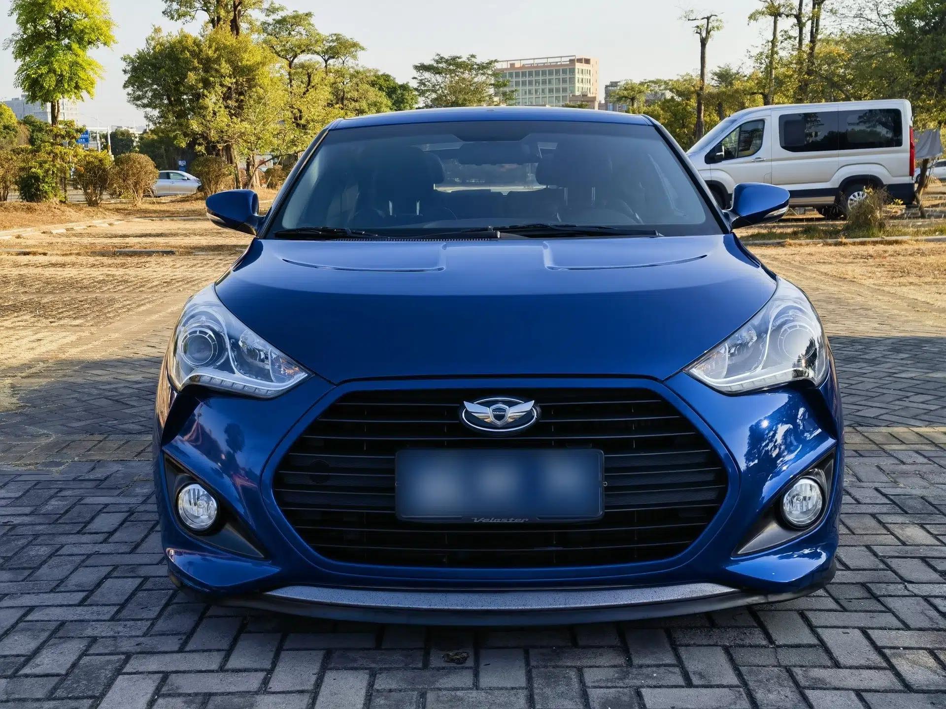 Hyundai Veloster 2012 1.6T Automatic Luxury Edition — миниатюра 2