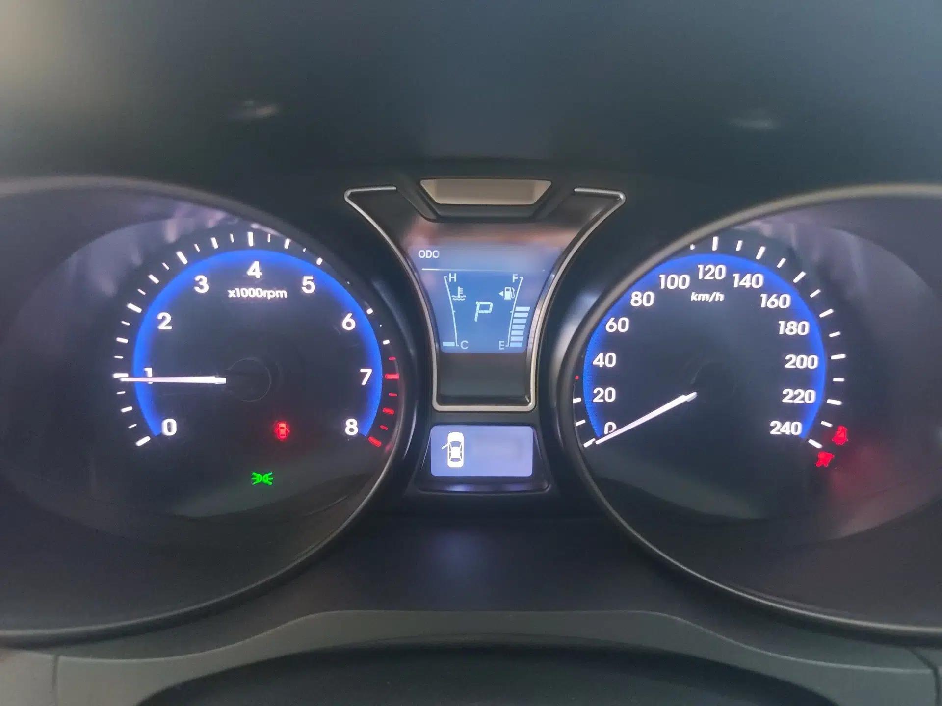 Hyundai Veloster 2012 1.6T Automatic Luxury Edition — миниатюра 11