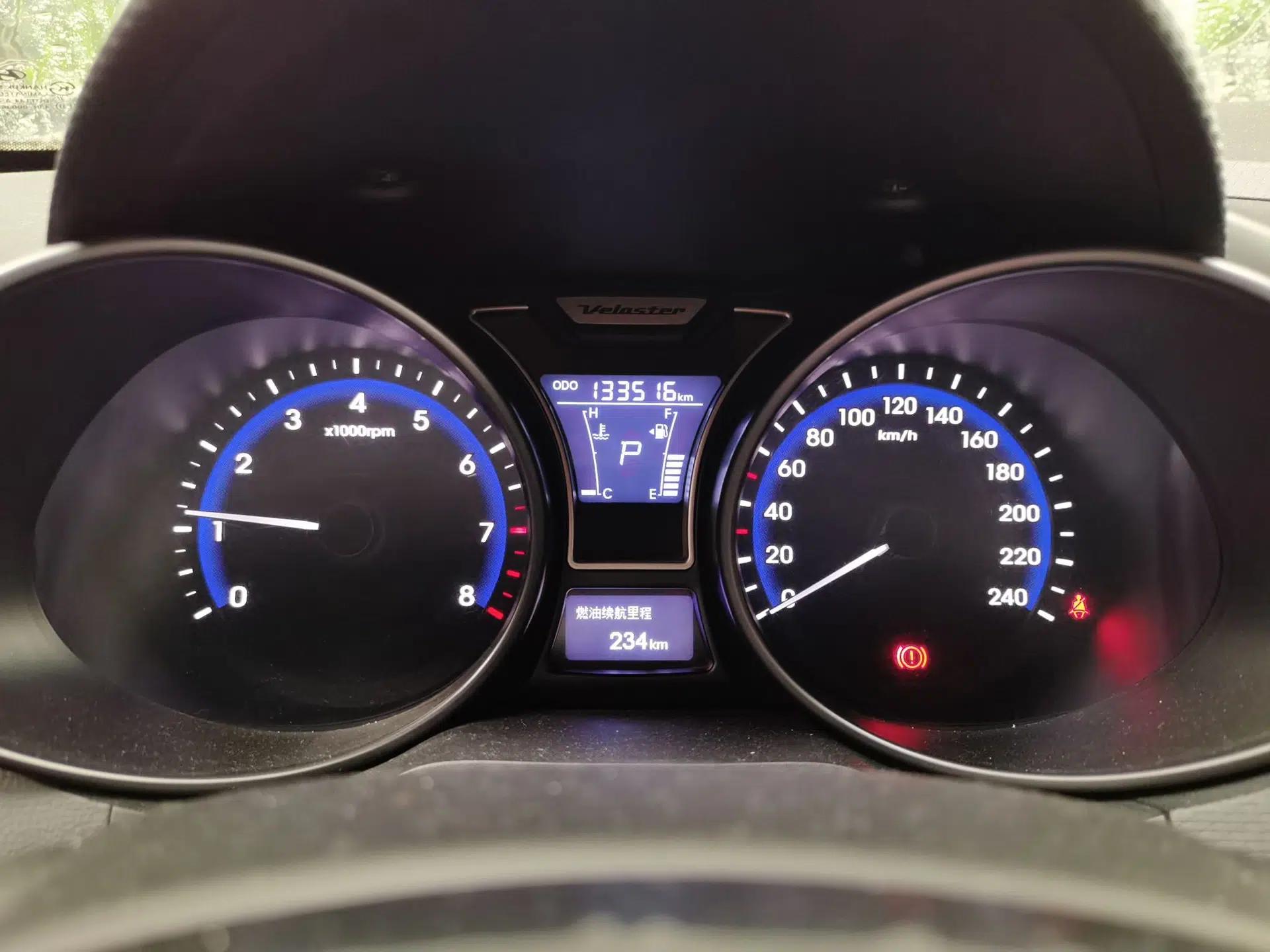 Hyundai Veloster 2012 1.6T Automatic Luxury Edition — миниатюра 12