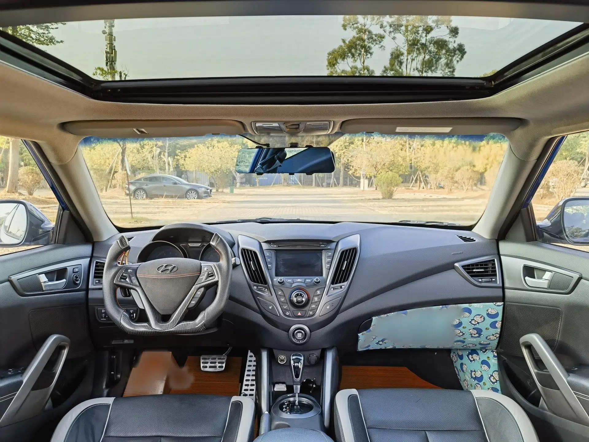 Hyundai Veloster 2012 1.6T Automatic Luxury Edition — миниатюра 14