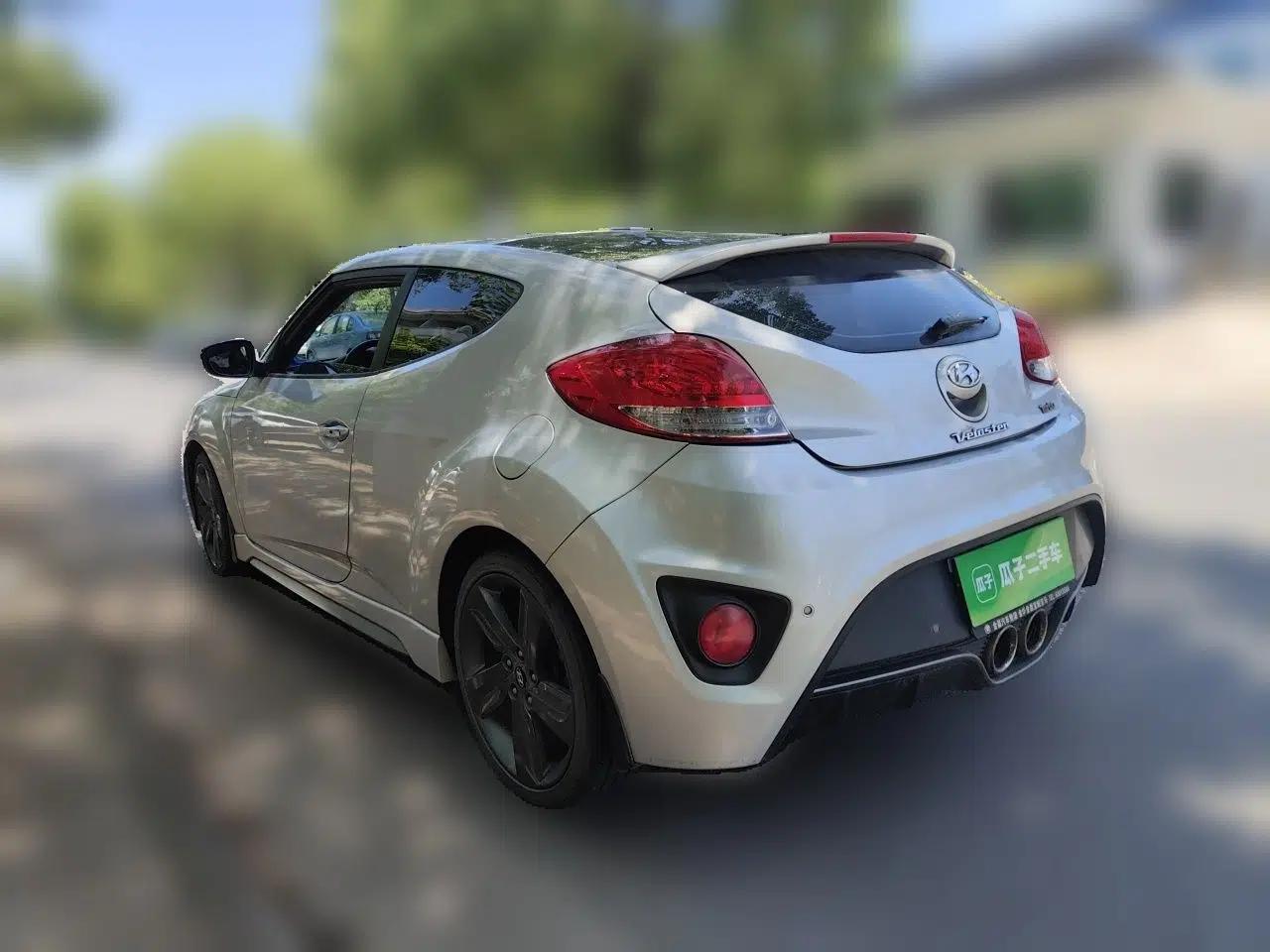 Hyundai Veloster 2011 1.6L Automatic Luxury Edition — миниатюра 4