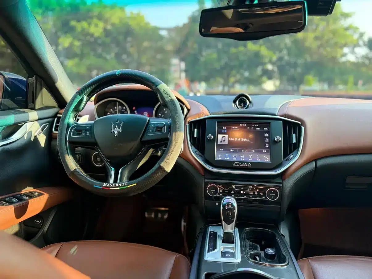 2014 Ghibli 3.0T Standard Edition — миниатюра 14