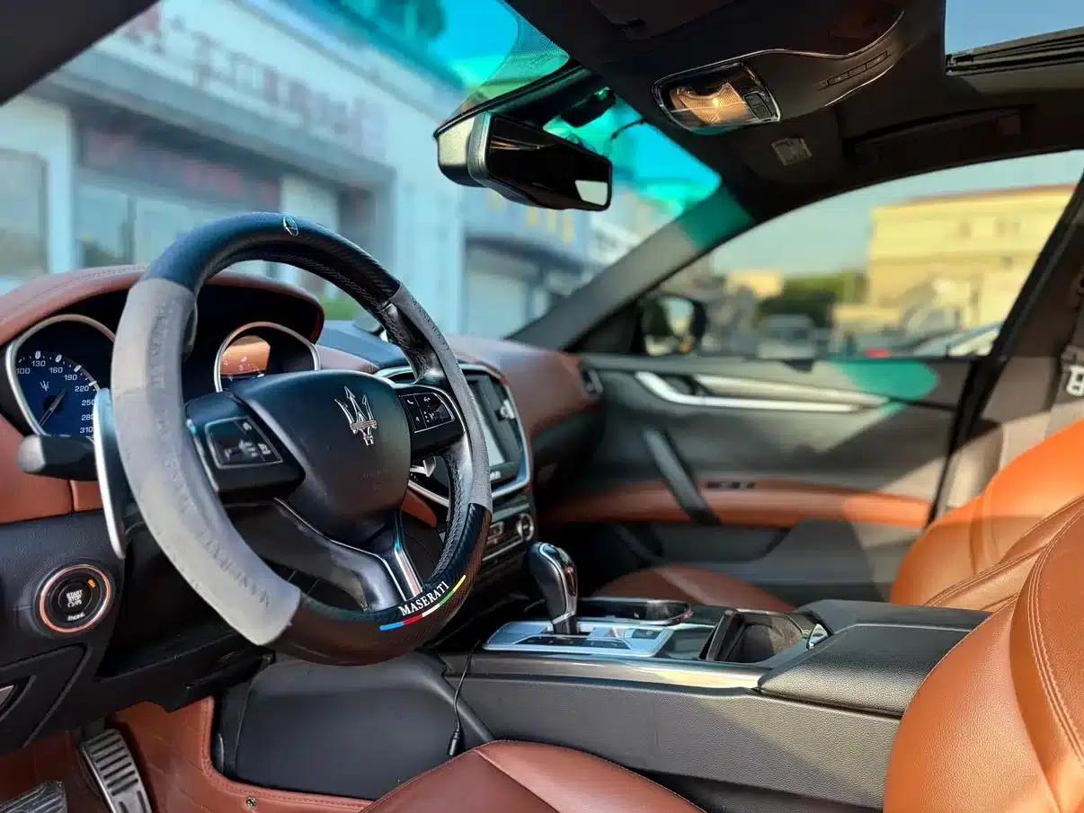 2014 Ghibli 3.0T Standard Edition — миниатюра 5