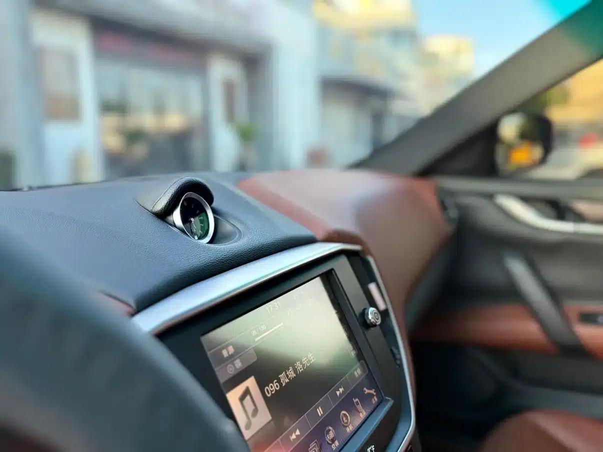 2014 Ghibli 3.0T Standard Edition — миниатюра 9