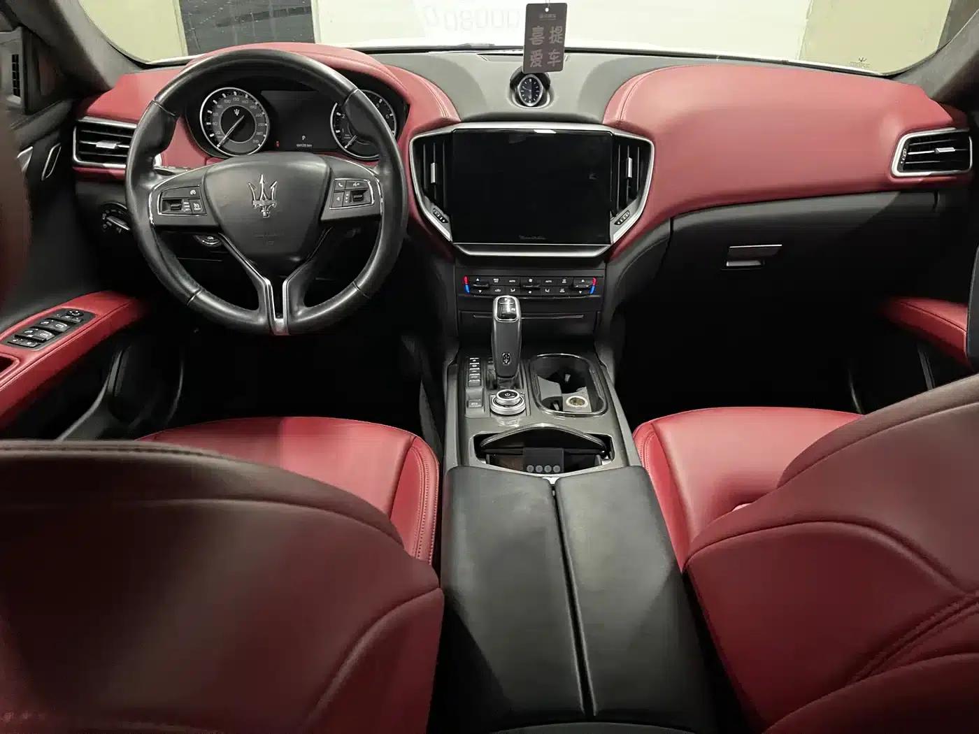 2021 Ghibli 2.0T Edge Edition — миниатюра 12