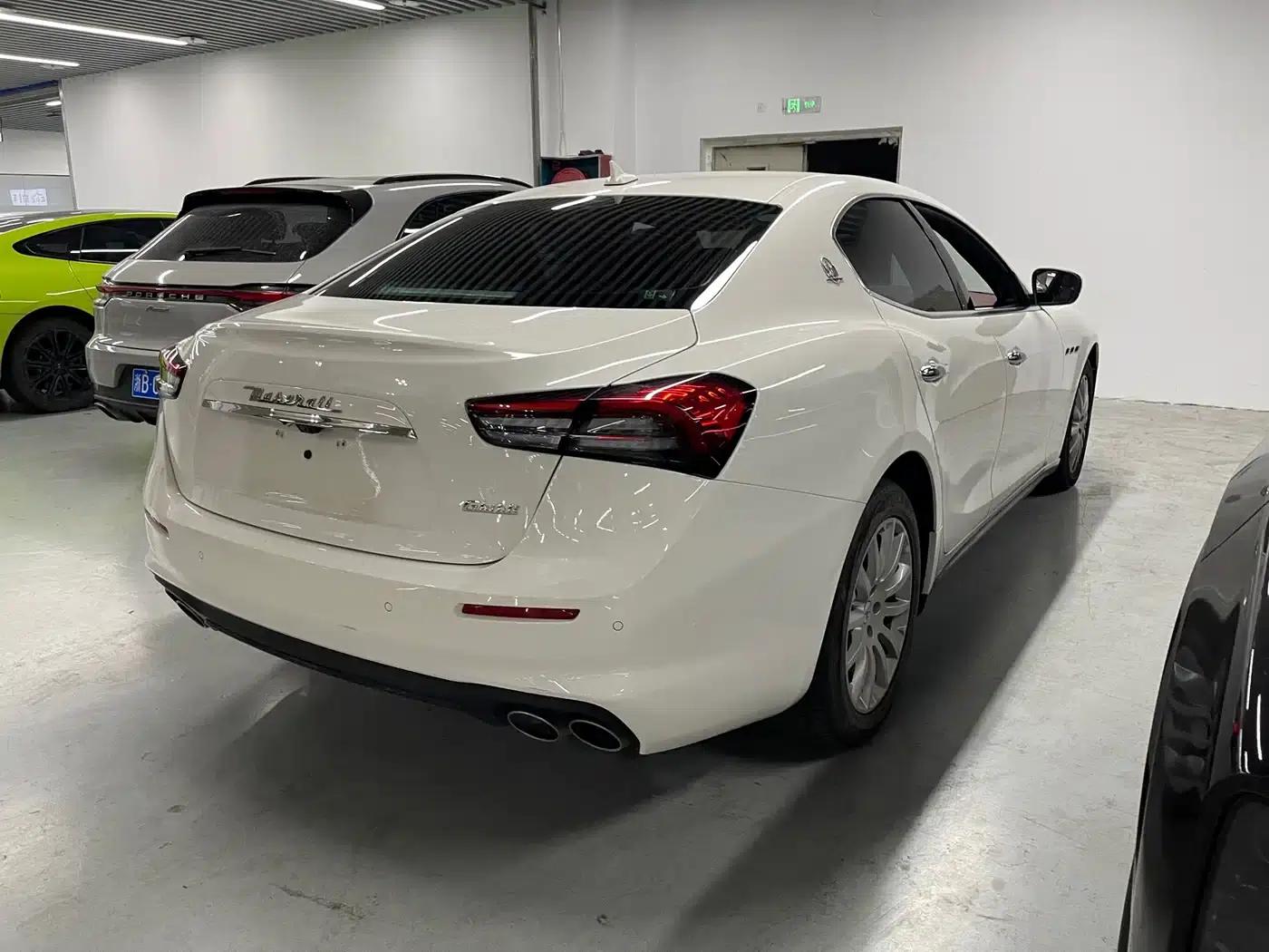 2021 Ghibli 2.0T Edge Edition — миниатюра 18