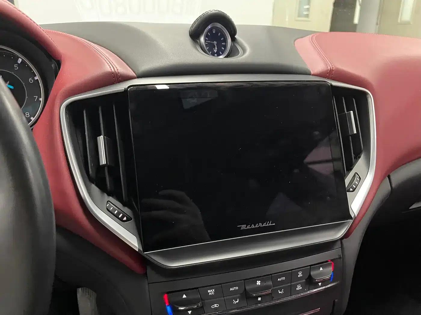 2021 Ghibli 2.0T Edge Edition — миниатюра 8