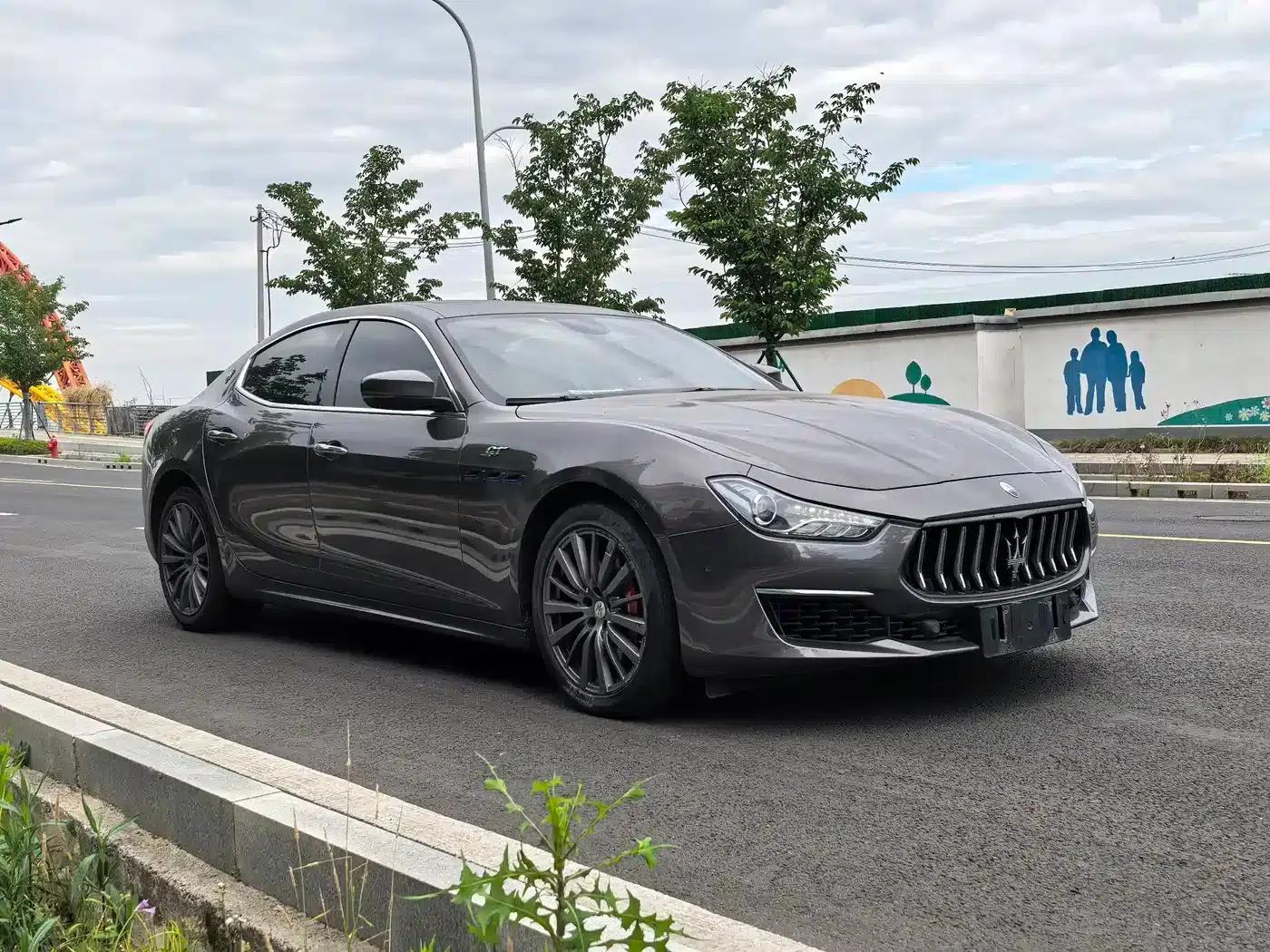2021 Ghibli 2.0T Edge Edition — миниатюра 3