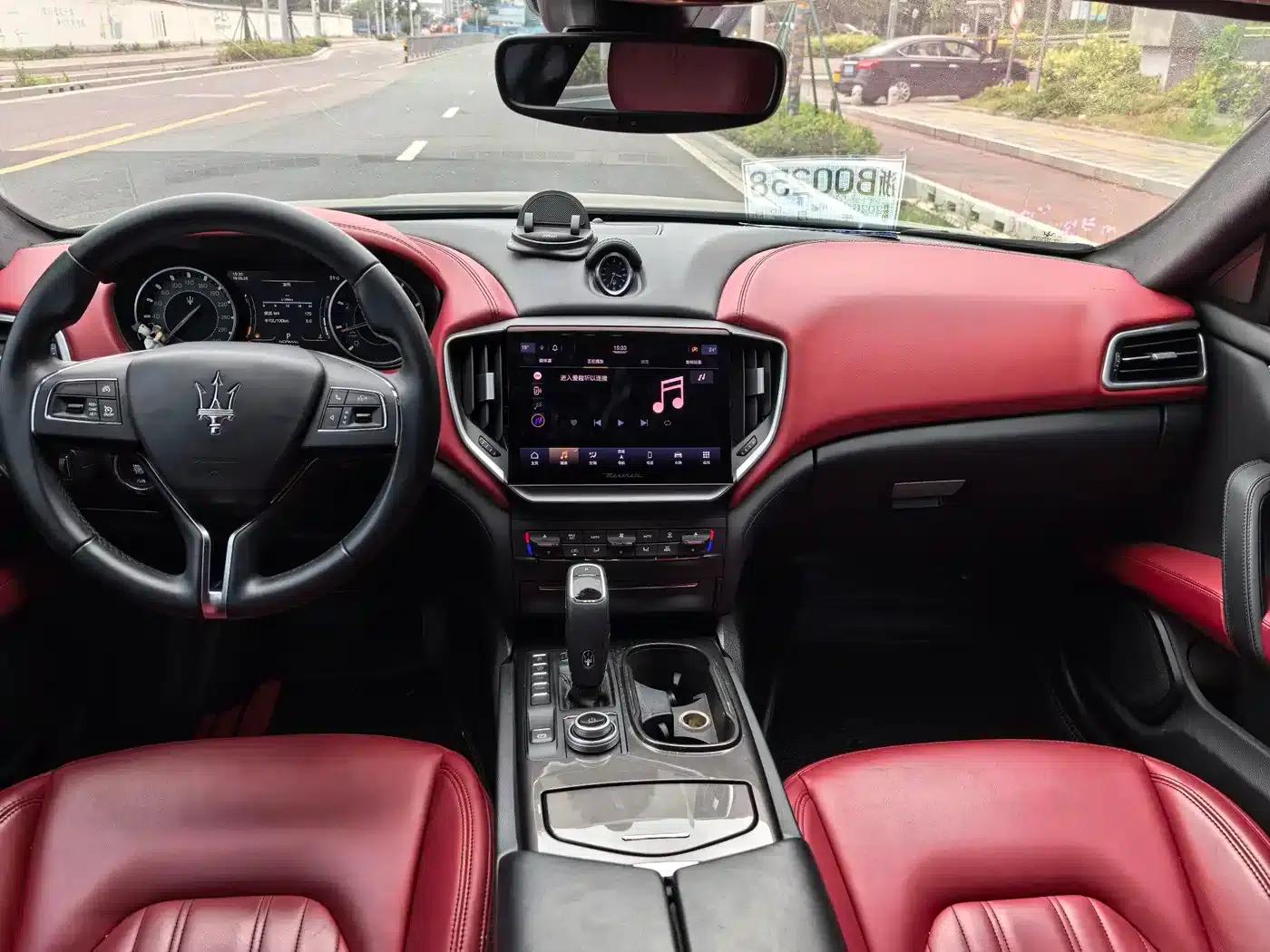 2021 Ghibli 2.0T Edge Edition — миниатюра 5
