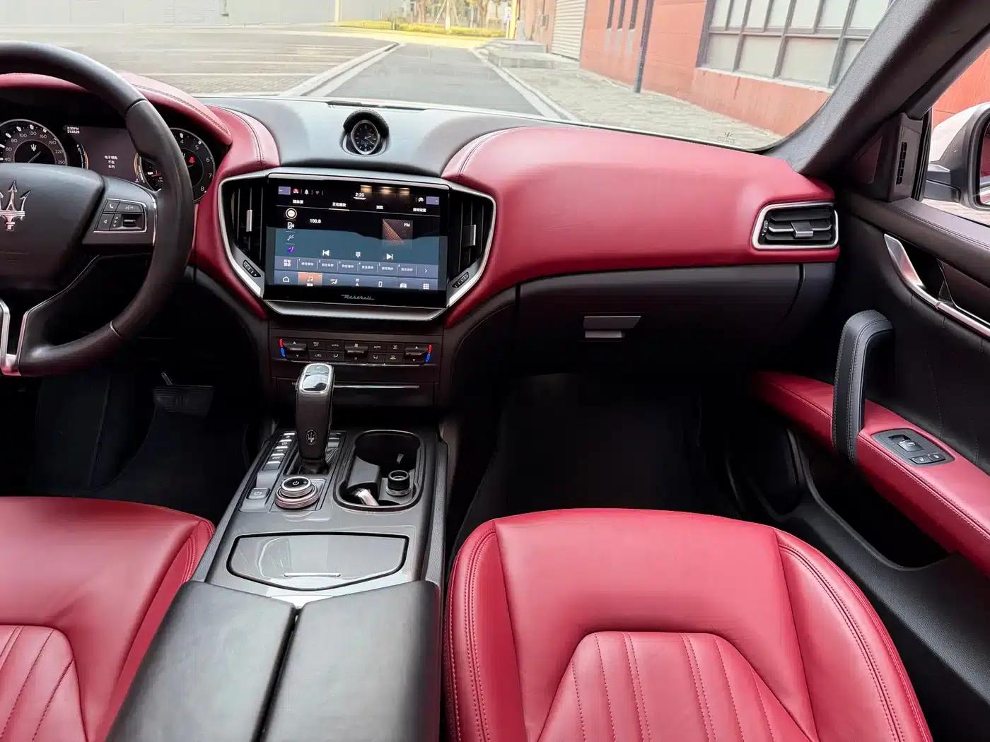2021 Ghibli 2.0T Edge Edition — миниатюра 11