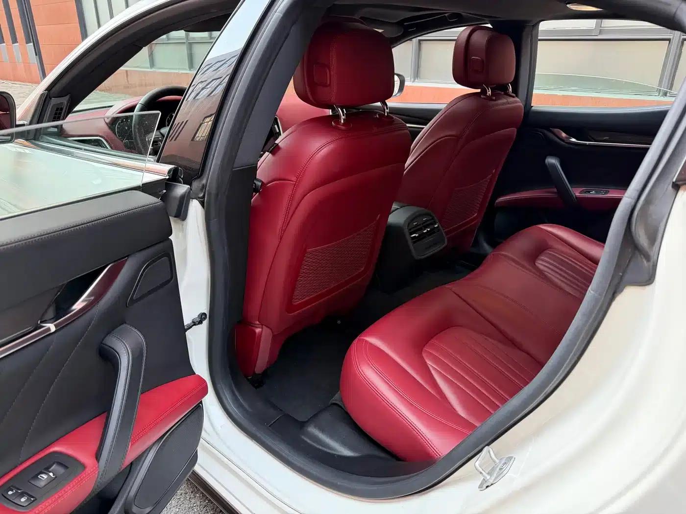 2021 Ghibli 2.0T Edge Edition — миниатюра 12