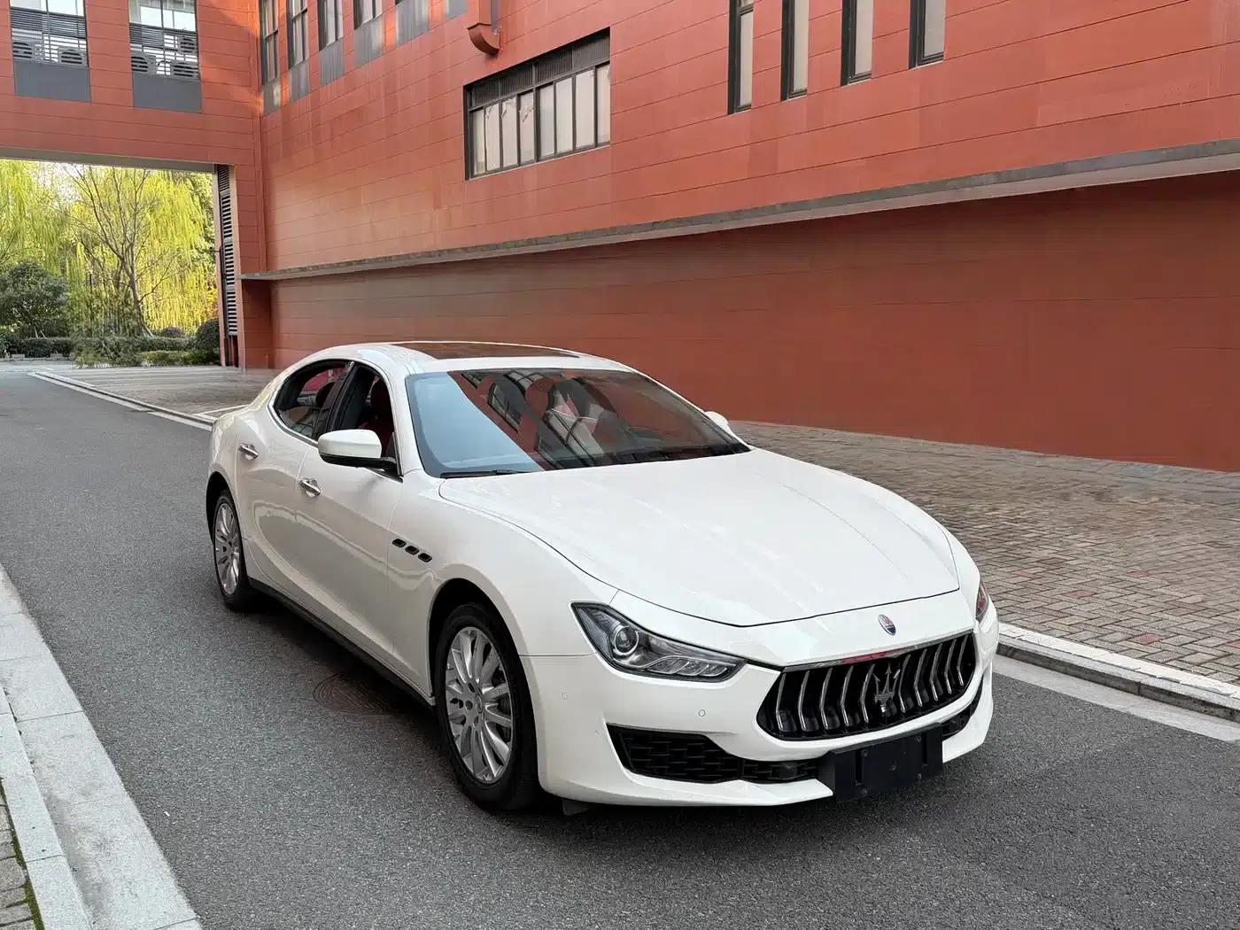 2021 Ghibli 2.0T Edge Edition — миниатюра 3