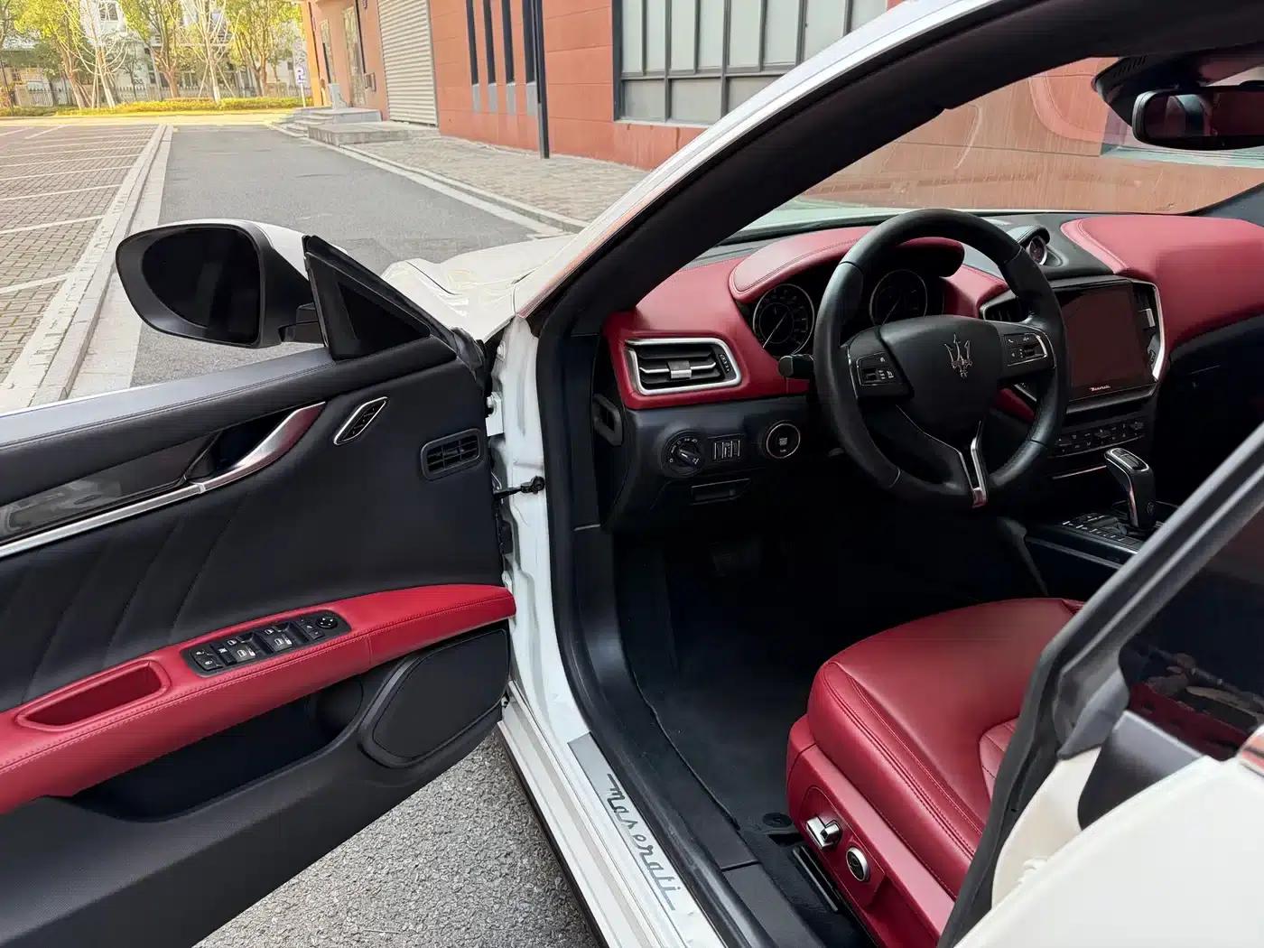2021 Ghibli 2.0T Edge Edition — миниатюра 6