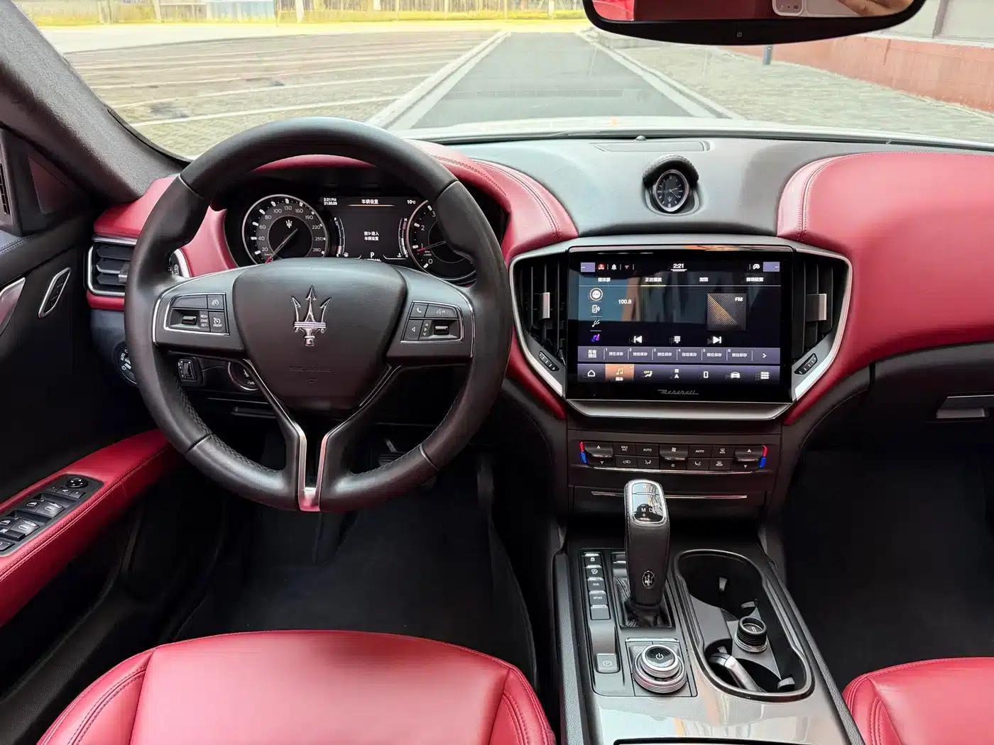 2021 Ghibli 2.0T Edge Edition — миниатюра 10
