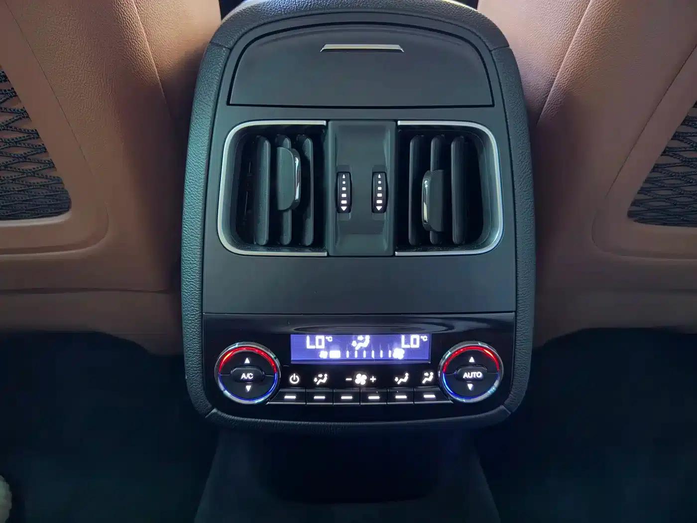 2016 Levante 3.0T Standard Edition — миниатюра 14