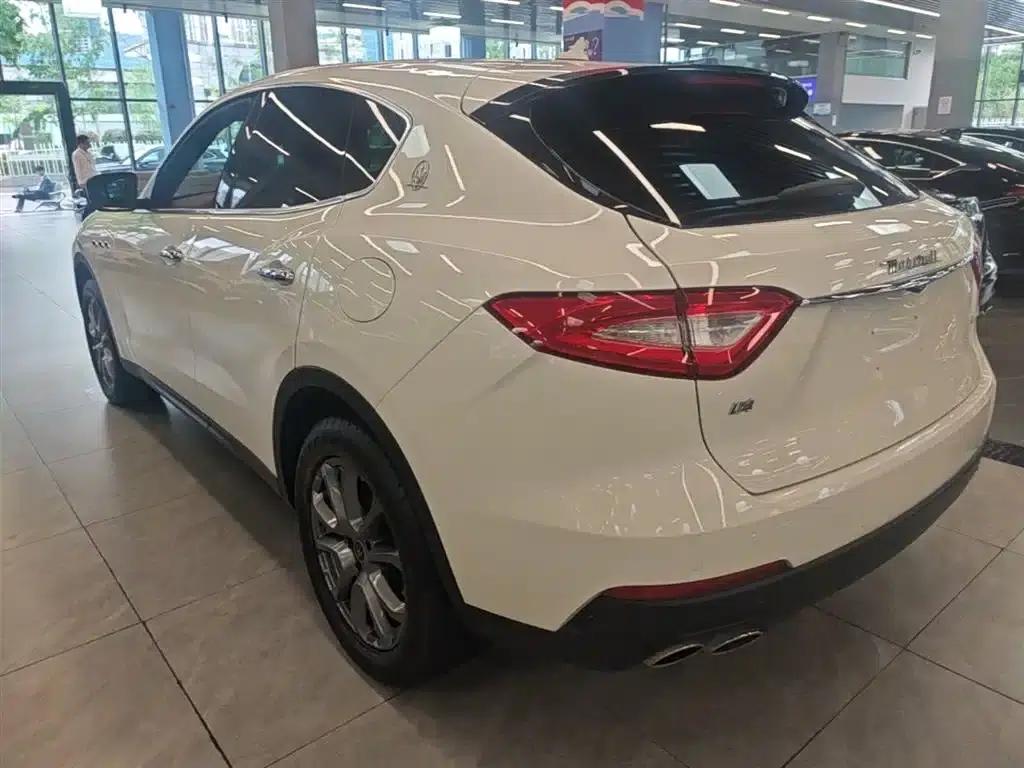 2019 Levante 3.0T Standard Edition (China VI Emission Standard) — миниатюра 5