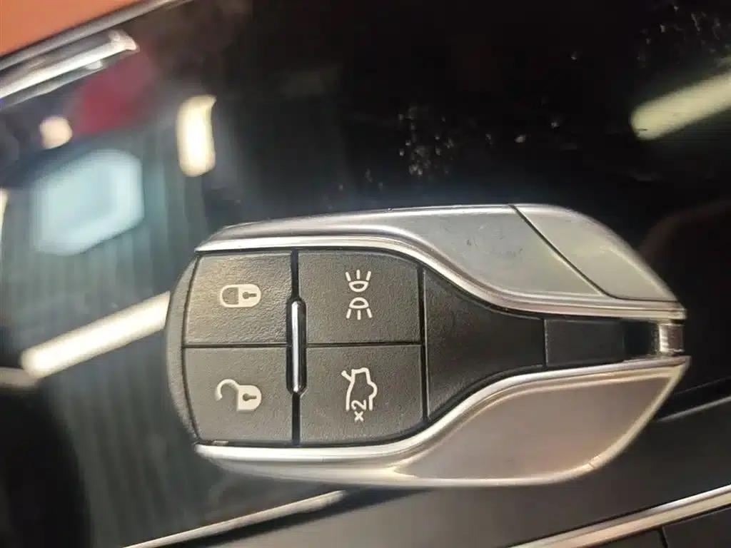 2019 Levante 3.0T Standard Edition (China VI Emission Standard) — миниатюра 9