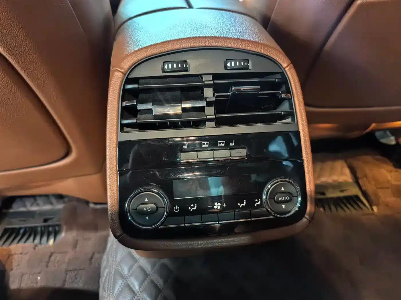 2018 Quattroporte 3.0T Standard Edition — миниатюра 13
