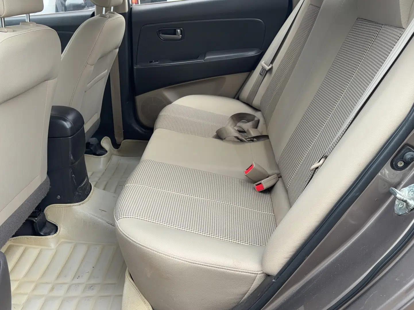 Hyundai Celesta 2015 1.6L Automatic Comfort Model — миниатюра 16