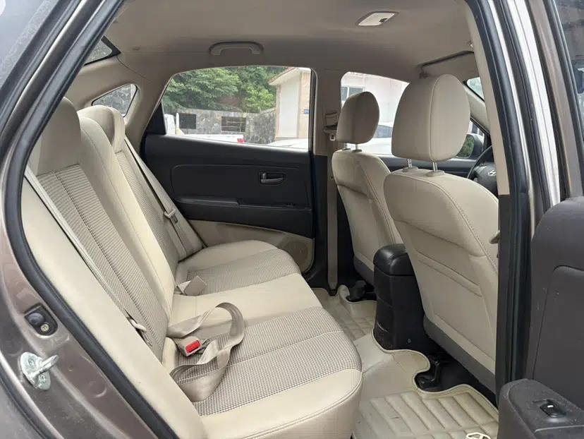 Hyundai Celesta 2015 1.6L Automatic Comfort Model — миниатюра 20