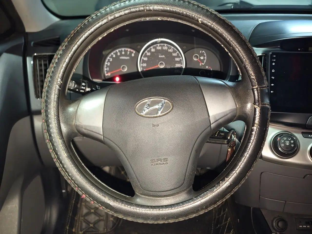 Hyundai Celesta 2011 1.6L Automatic Comfort Edition — миниатюра 11