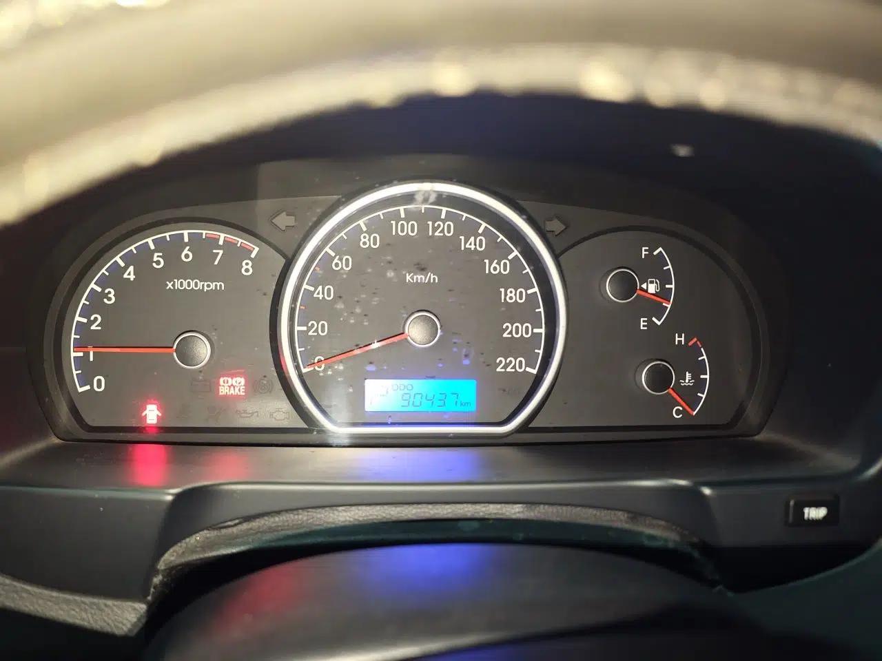 Hyundai Celesta 2011 1.6L Automatic Comfort Edition — миниатюра 12
