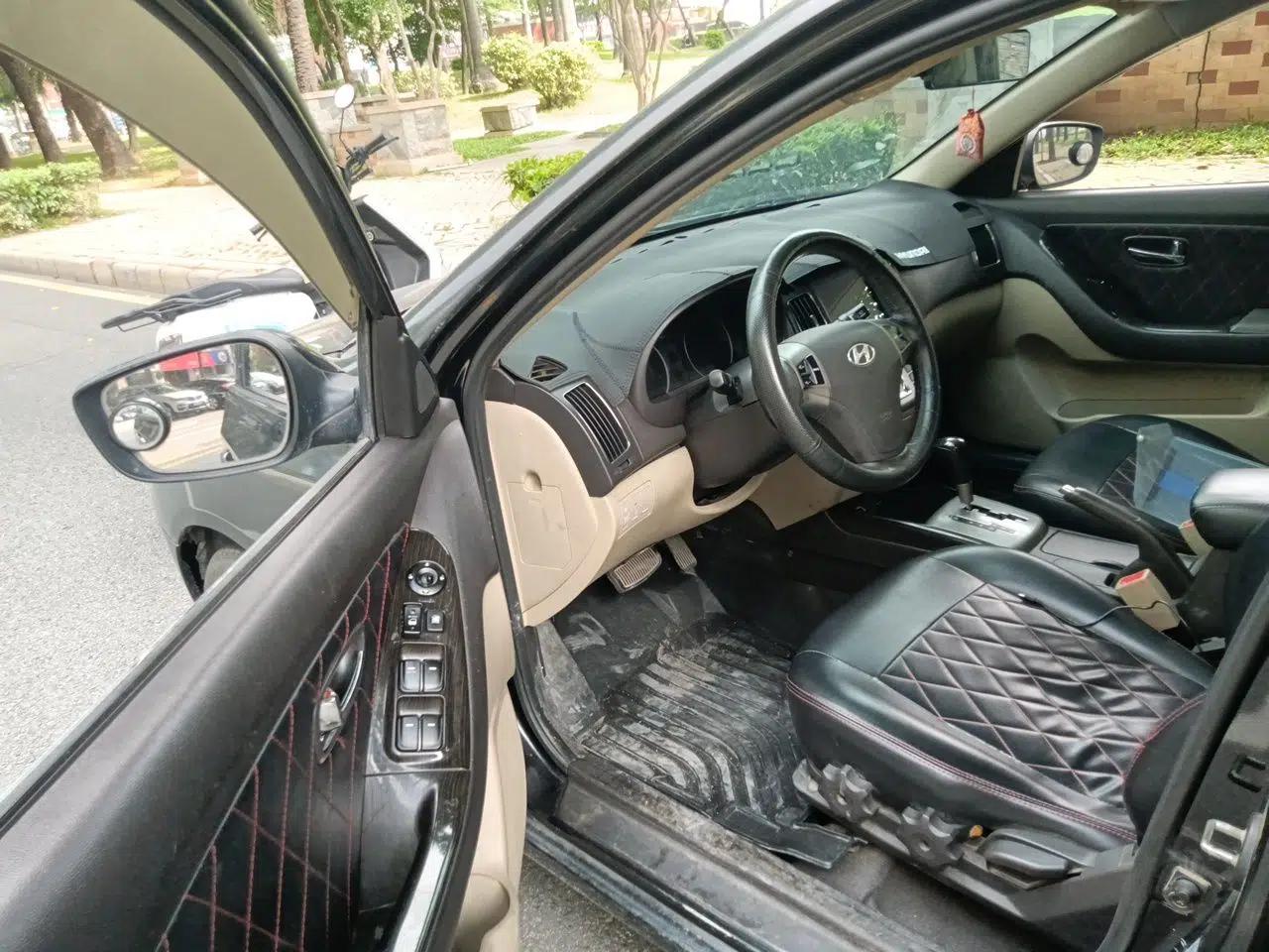 Hyundai Celesta 2011 1.6L Automatic Luxury Version — миниатюра 17