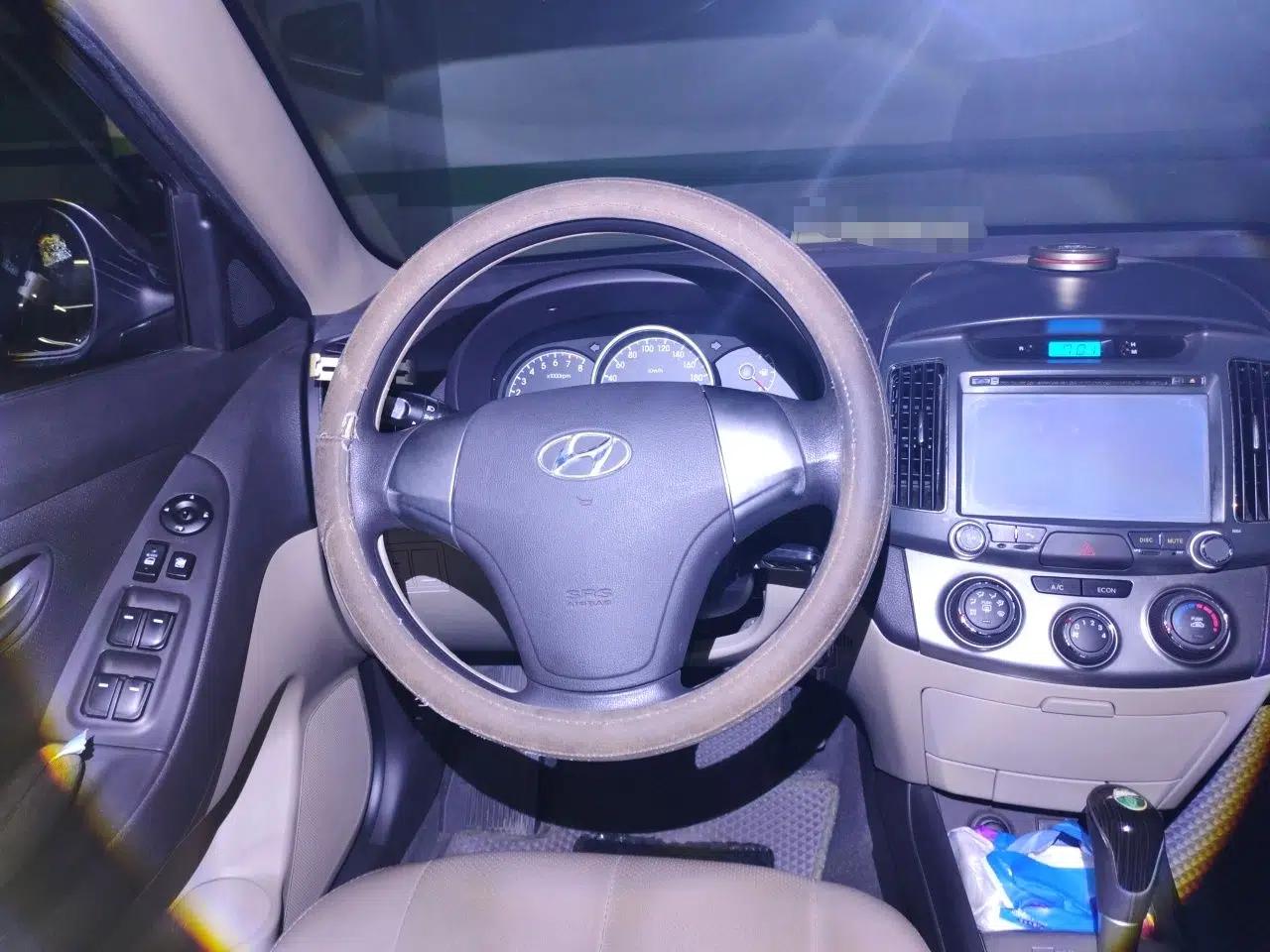 Hyundai Celesta 2011 1.6L Automatic Comfort Edition — миниатюра 11