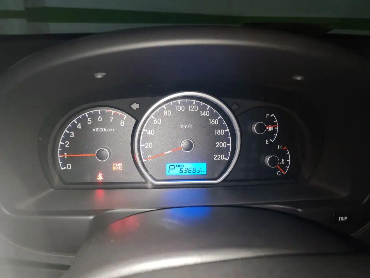 Hyundai Celesta 2011 1.6L Automatic Comfort Edition — миниатюра 12