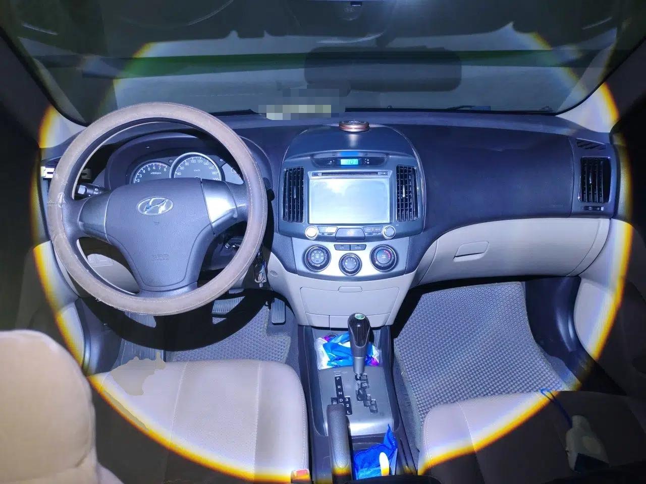 Hyundai Celesta 2011 1.6L Automatic Comfort Edition — миниатюра 10