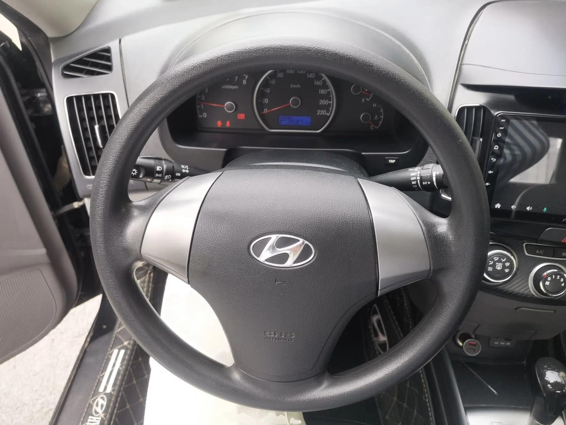 Hyundai Celesta 2011 1.6L Automatic Comfort Edition — миниатюра 11