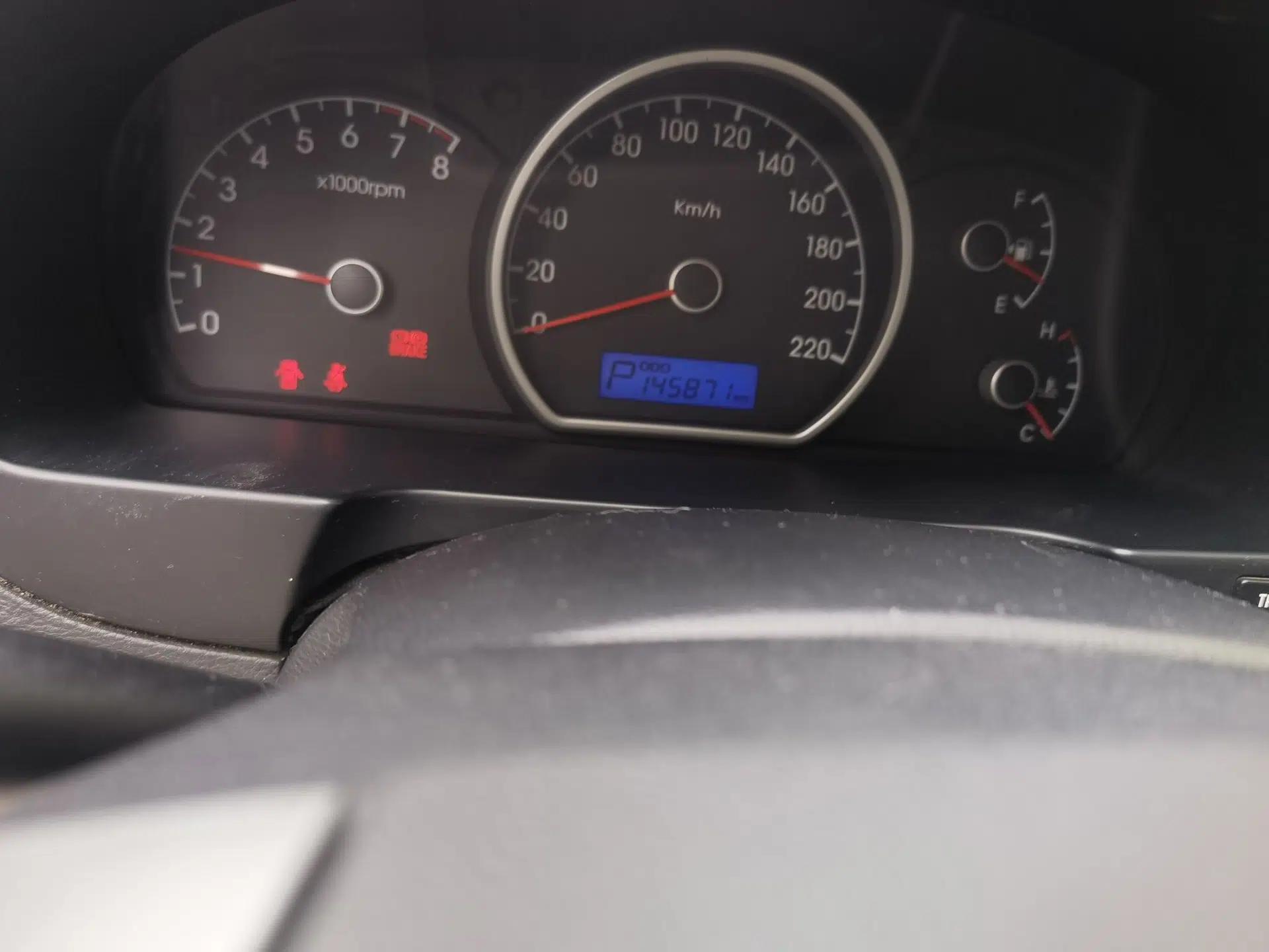 Hyundai Celesta 2011 1.6L Automatic Comfort Edition — миниатюра 13