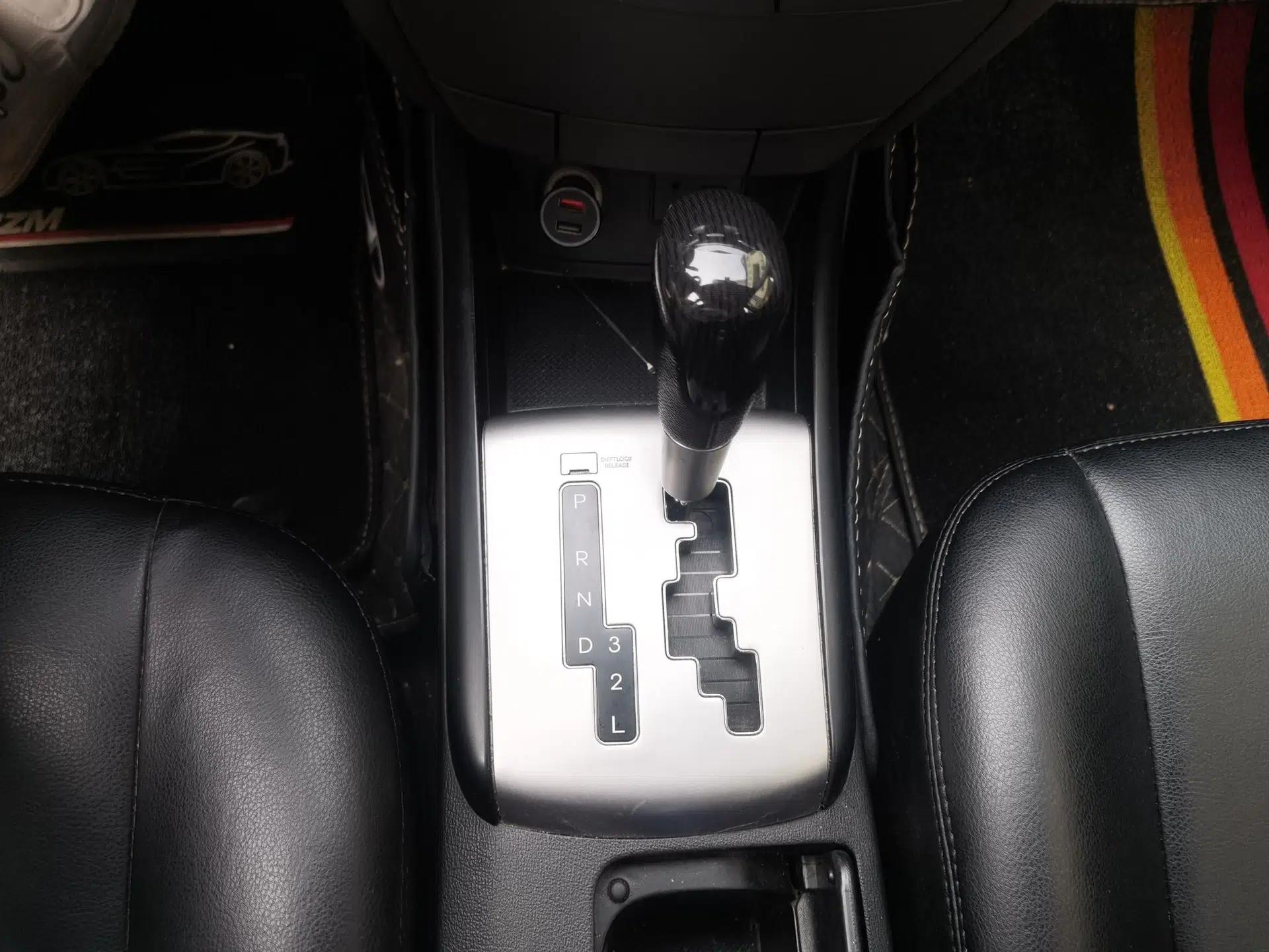 Hyundai Celesta 2011 1.6L Automatic Comfort Edition — миниатюра 15