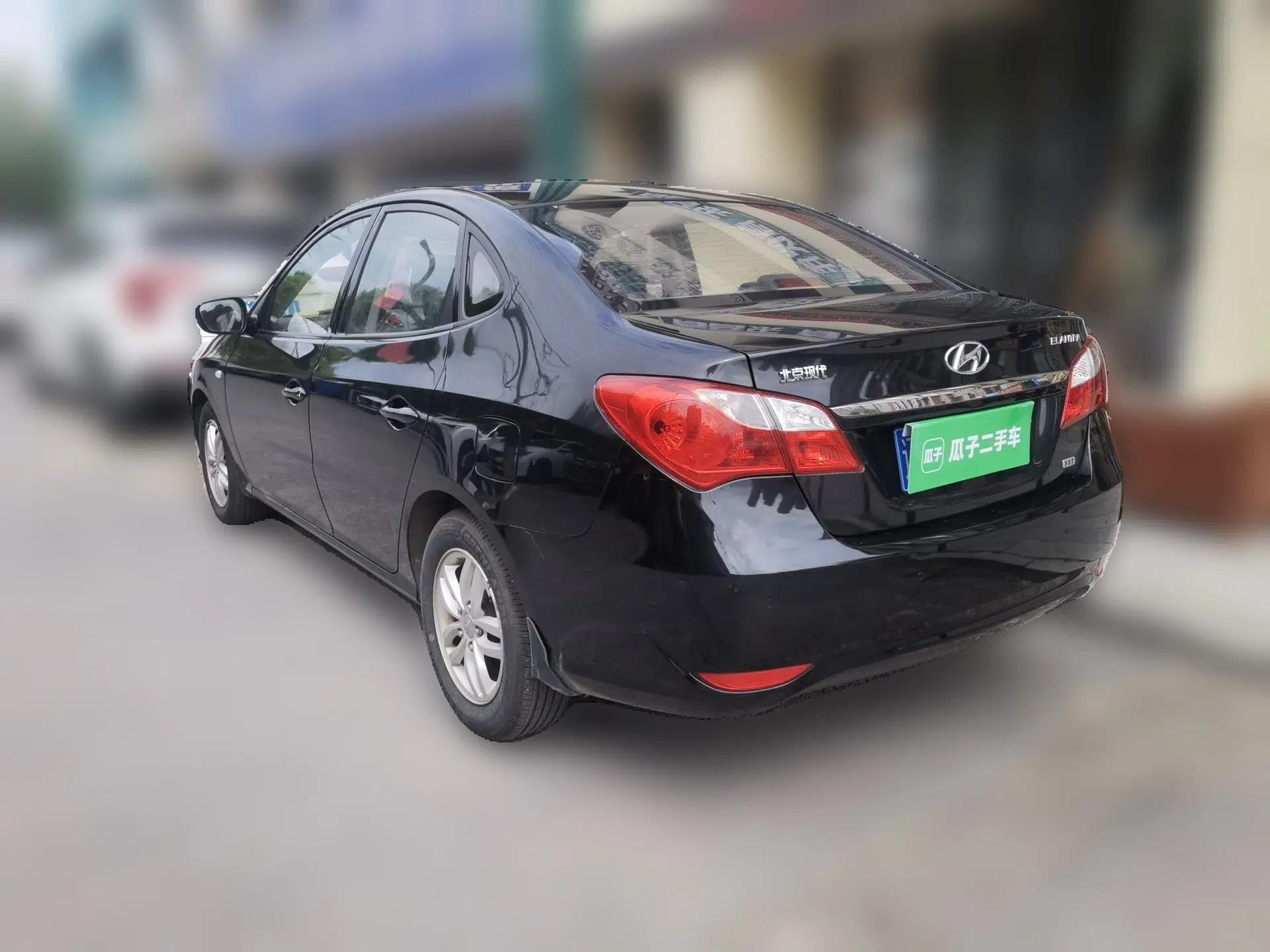 Hyundai Celesta 2011 1.6L Automatic Comfort Edition — миниатюра 4