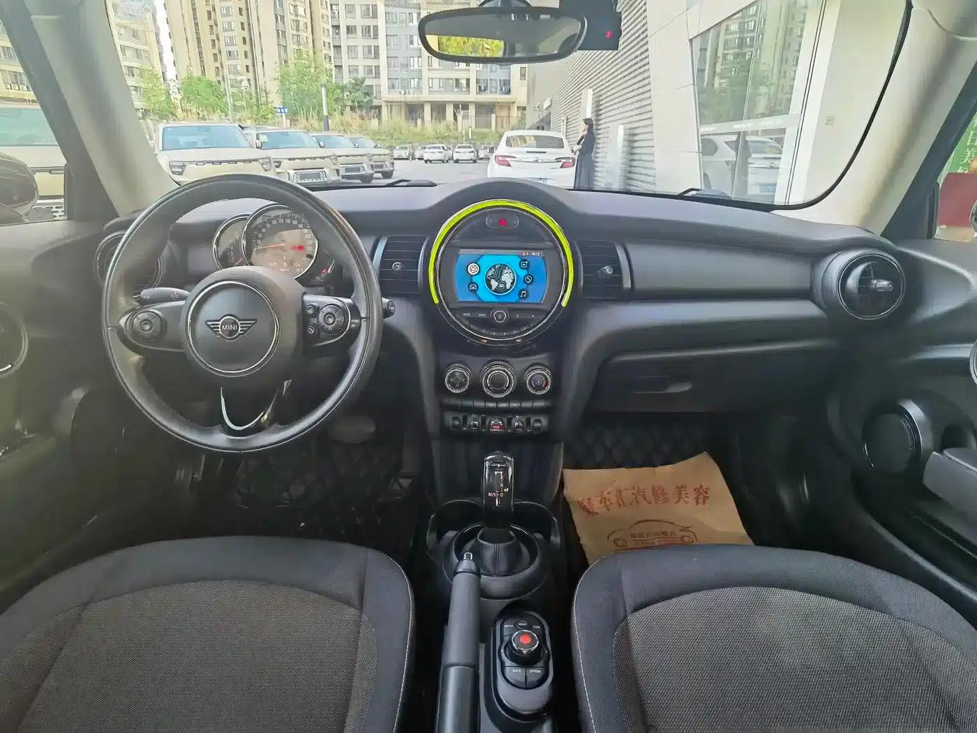 MINI 2020 1.5T ONE — миниатюра 13