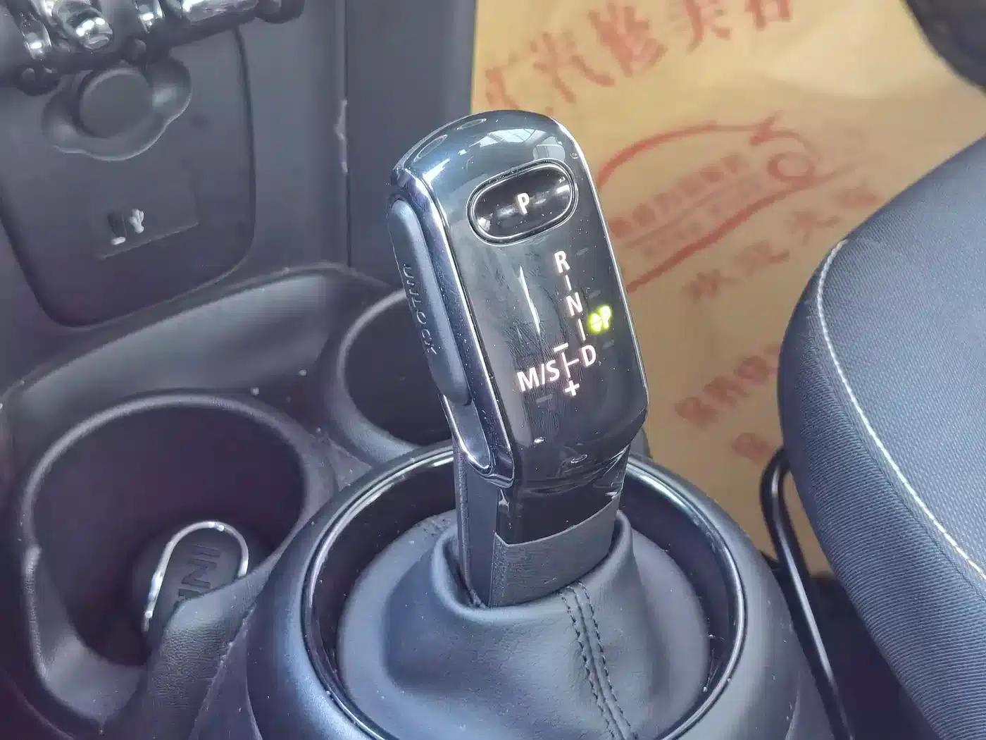 MINI 2020 1.5T ONE — миниатюра 21