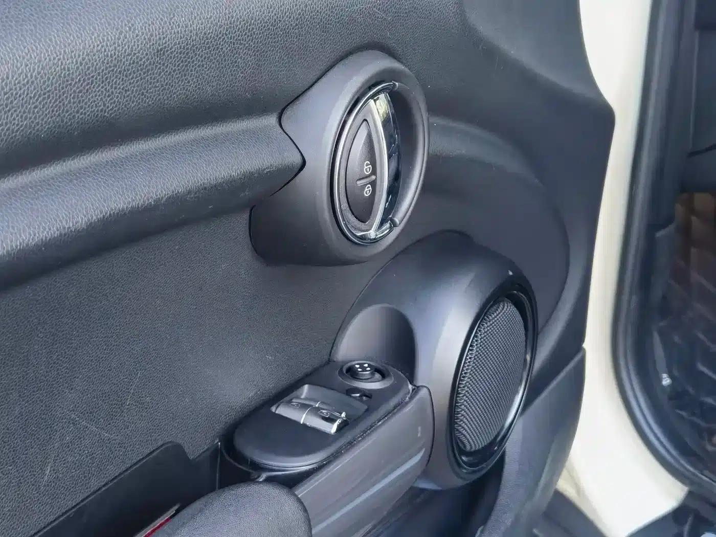 MINI 2020 1.5T ONE — миниатюра 23