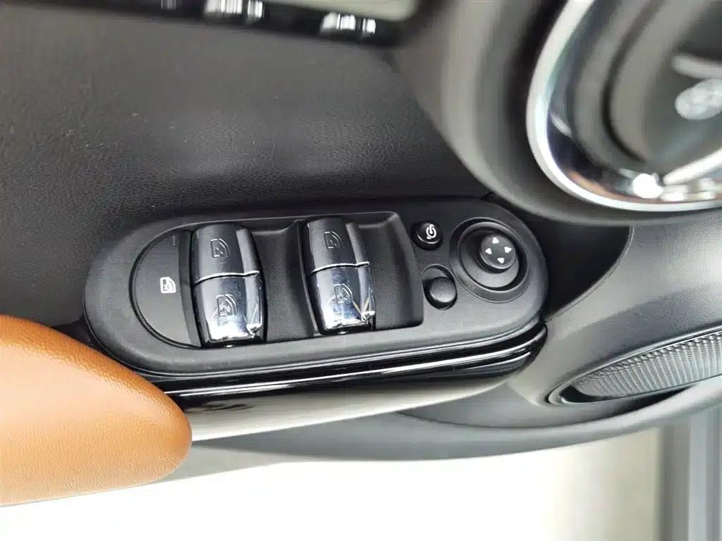 MINI 2022 1.5T COOPER Artist 5-Door Edition — миниатюра 9