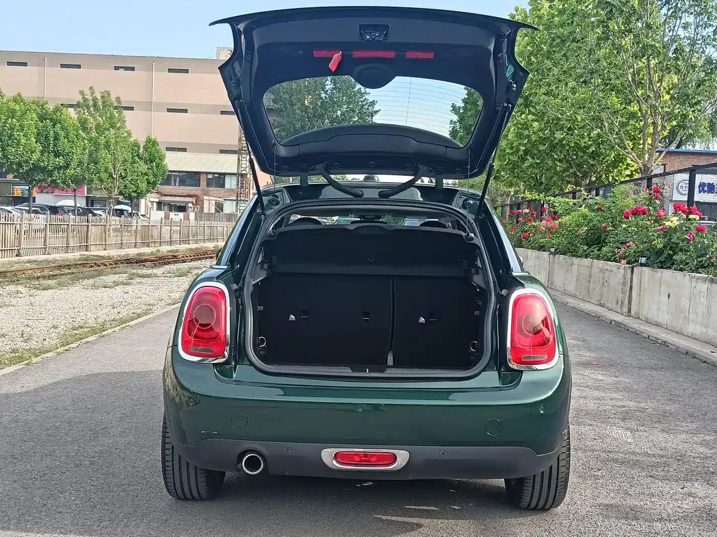 2016 MINI 1.5T COOPER SEVEN 5-Door — миниатюра 11