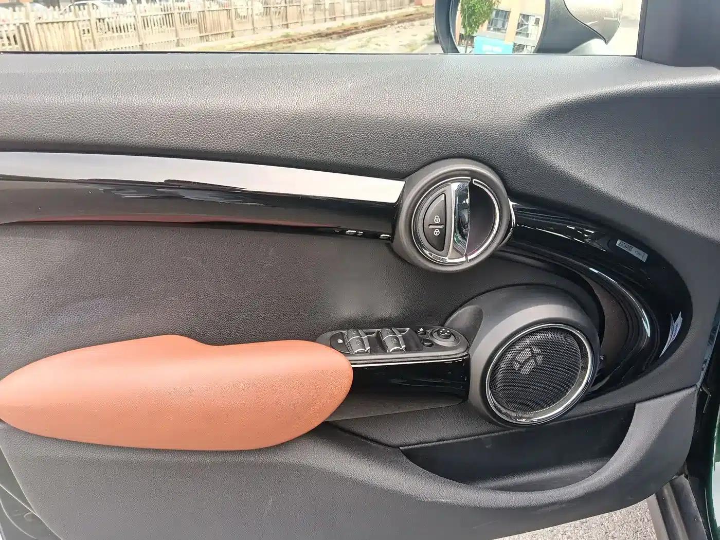 2016 MINI 1.5T COOPER SEVEN 5-Door — миниатюра 14