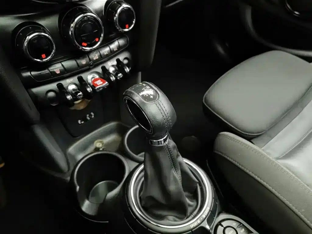 2016 MINI 1.5T COOPER Avant-garde 5-Door Edition — миниатюра 13