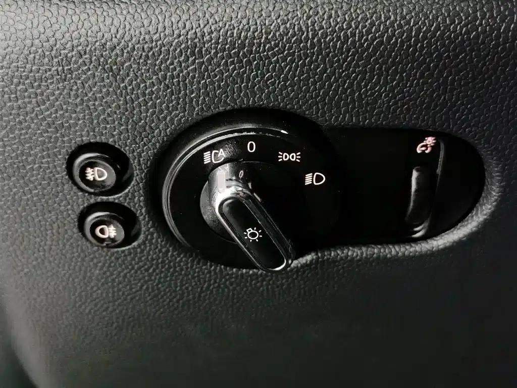 2016 MINI 1.5T COOPER Avant-garde 5-Door Edition — миниатюра 21