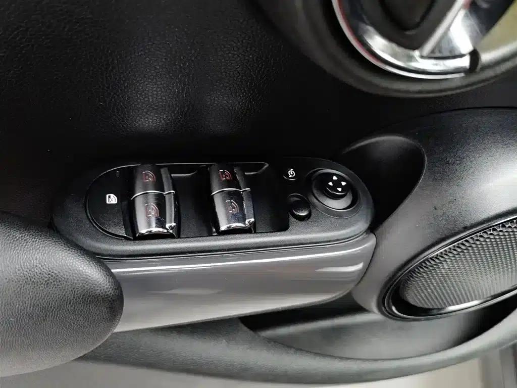 2016 MINI 1.5T COOPER Avant-garde 5-Door Edition — миниатюра 9