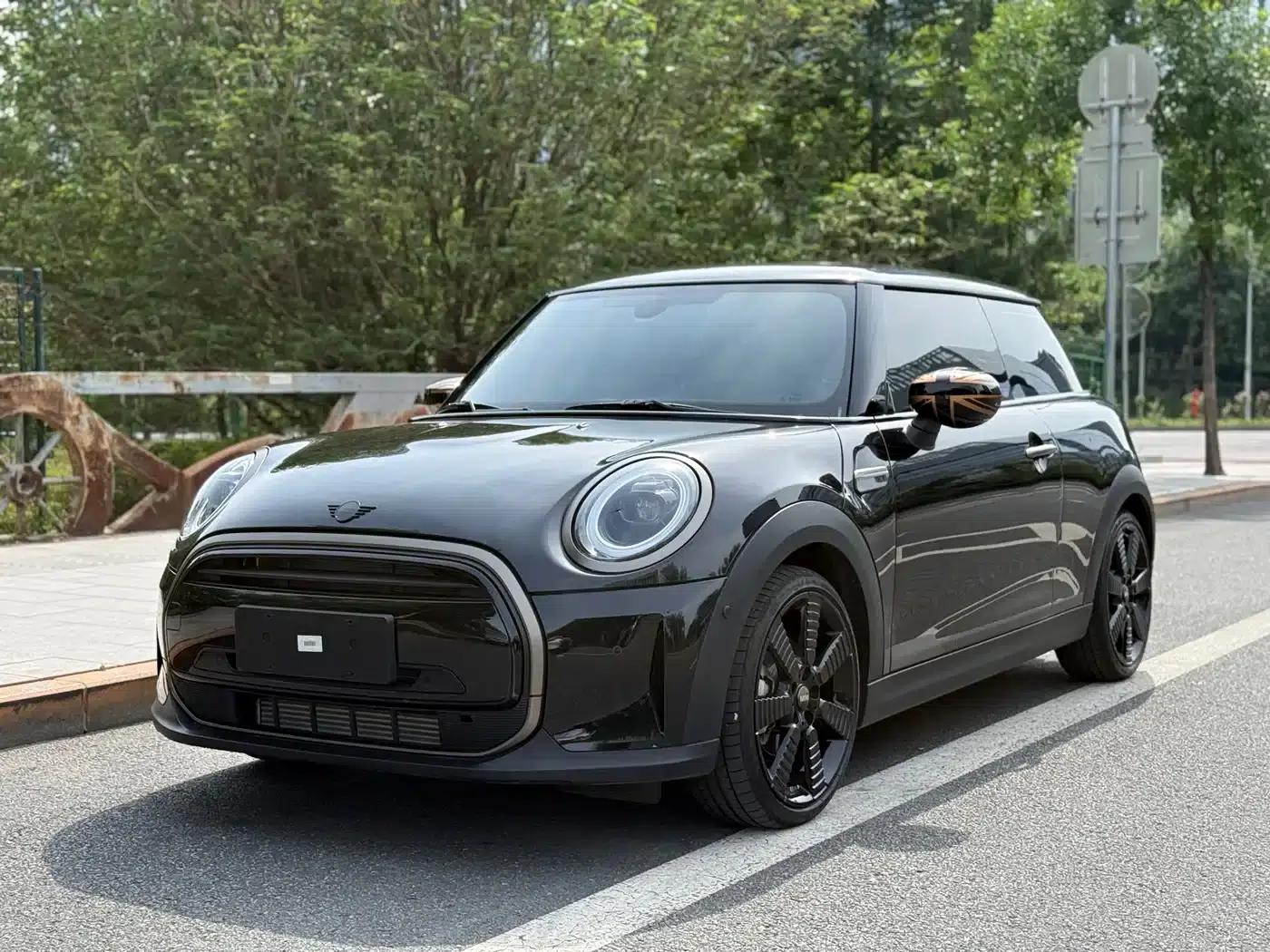 MINI 2023 1.5T COOPER King's Cross Special Edition — миниатюра 1