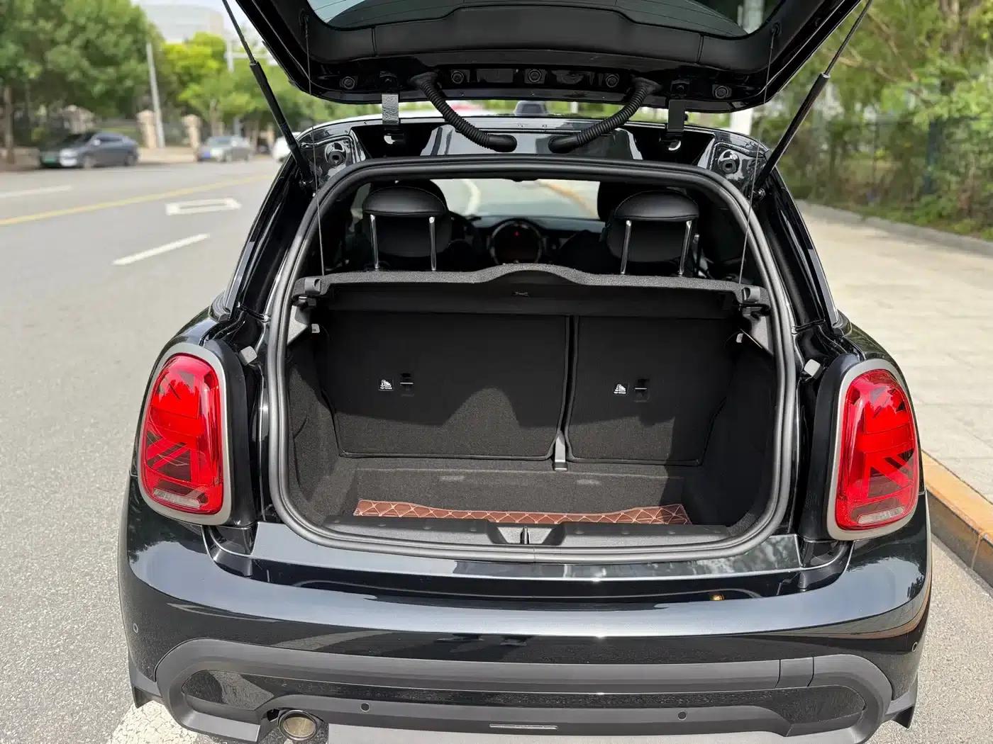 MINI 2023 1.5T COOPER King's Cross Special Edition — миниатюра 13