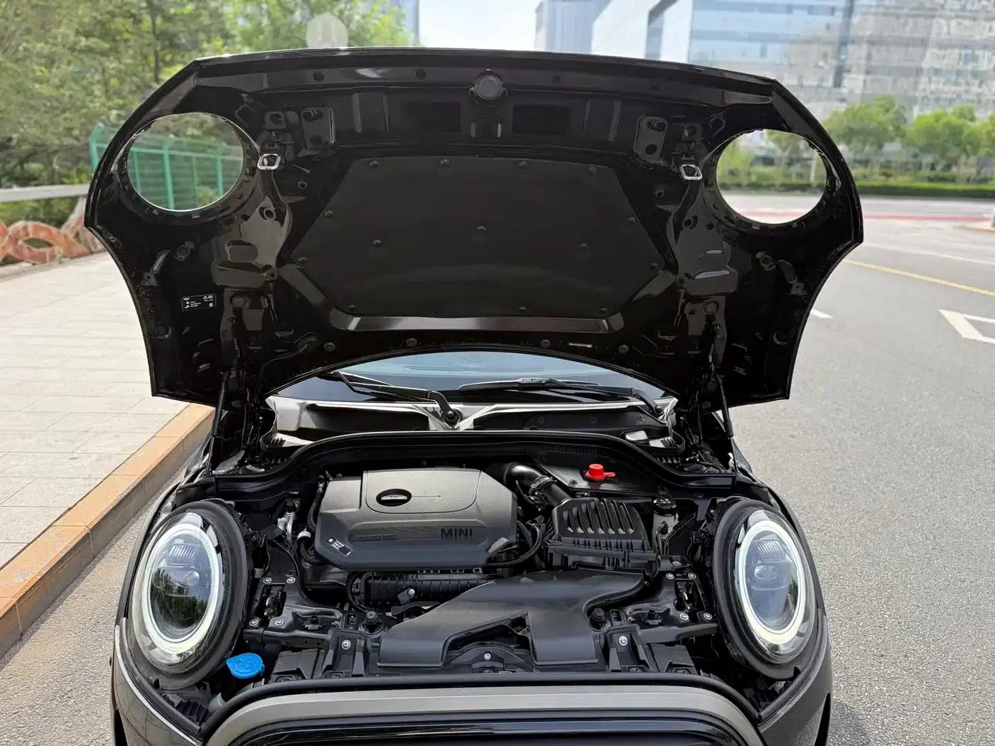 MINI 2023 1.5T COOPER King's Cross Special Edition — миниатюра 22
