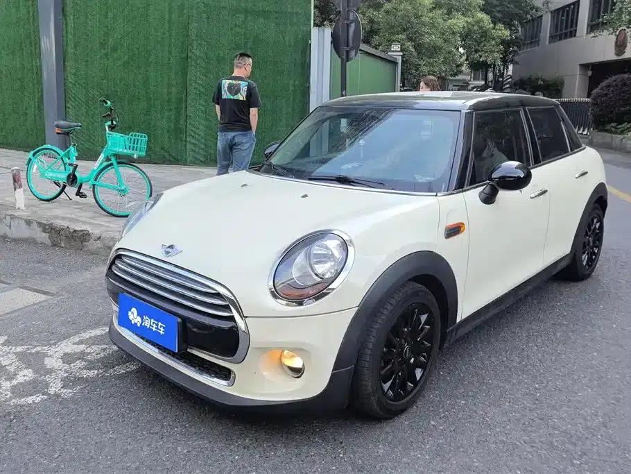 2016 MINI 1.5T COOPER 5-door version — миниатюра 1